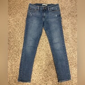 Levi 711 Skinny Jeans size 29